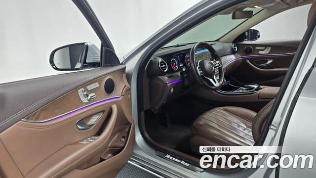 Mercedes-Benz E-Class 2019 — ფოტო 10/20