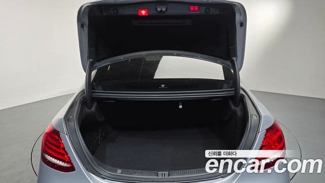 Mercedes-Benz E-Class 2019 — ფოტო 20/20