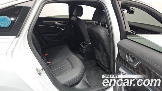 Audi A6 2021 — ფოტო 12/20