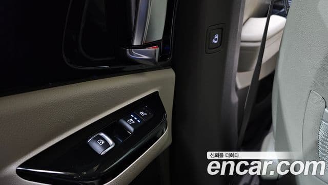 Kia Carnival 2022 — Фото 19/20