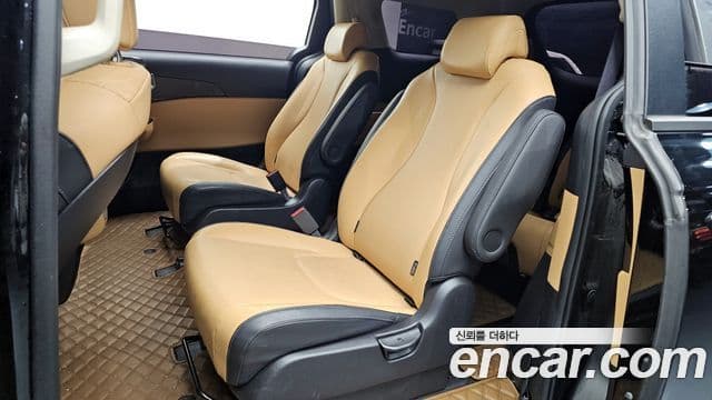 Kia Carnival 2021 — Şəkil 12/20
