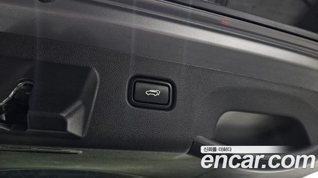 Kia Sportage 2021 — ფოტო 17/20
