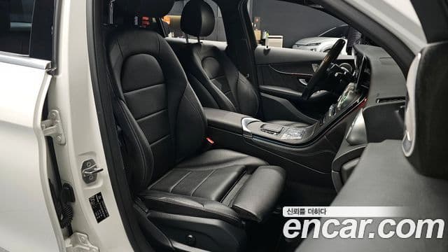 Mercedes-Benz GLC-Class 2021 — Photo 15/20