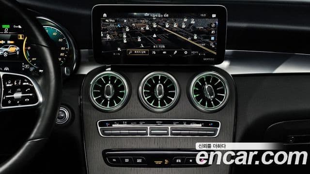 Mercedes-Benz GLC-Class 2021 — Photo 17/20
