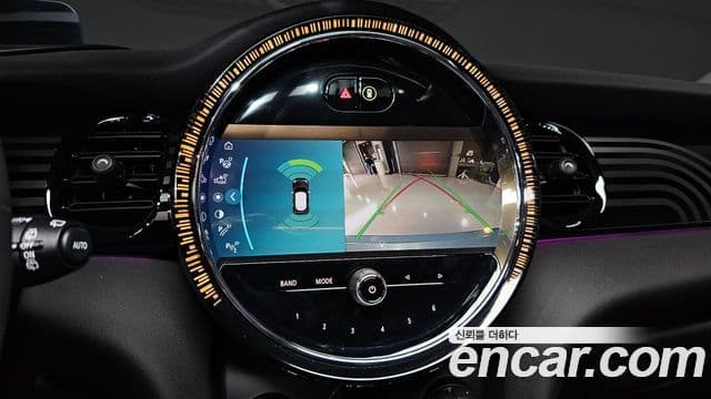 Mini Cooper S 2023 — фото 12 из 20