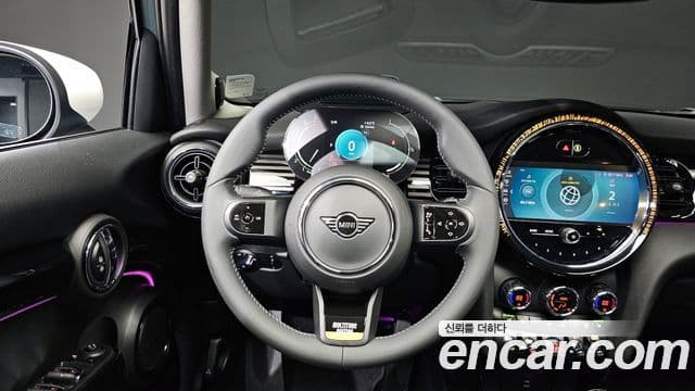 Mini Cooper S 2023 — фото 13 из 20