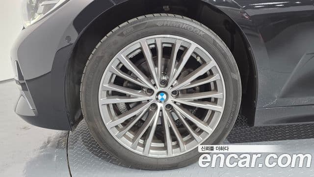BMW 3 Series 2022 — ფოტო 4/20