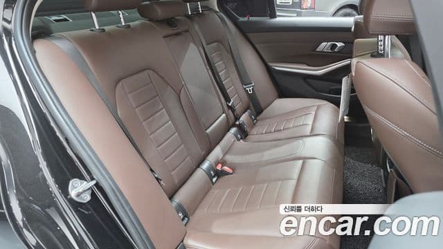 BMW 3 Series 2022 — ფოტო 11/20