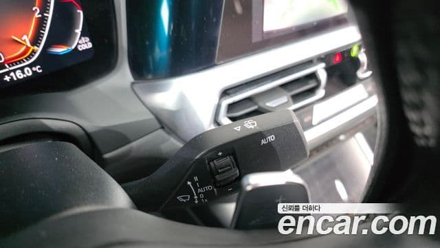 BMW 3 Series 2022 — ფოტო 13/20