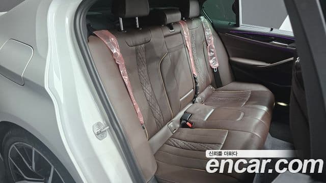 BMW 5 Series 2022 — Фото 12/20