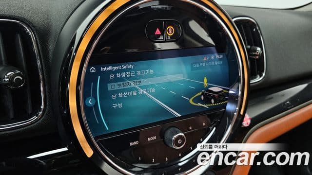 Mini Cooper S Countryman 2021 — ფოტო 17/20