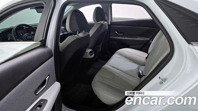 Hyundai The New Avante Hybrid 2021 — ფოტო 7/20