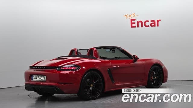 Porsche 718 Boxster 2018 — Фото 2/20