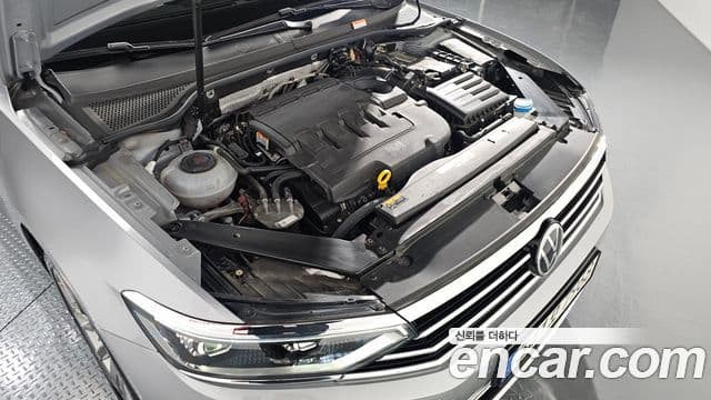 Volkswagen Passat GT 2021 — ფოტო 5/20