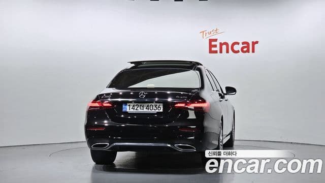 Mercedes-Benz E-Class 2021 — Фото 4/20