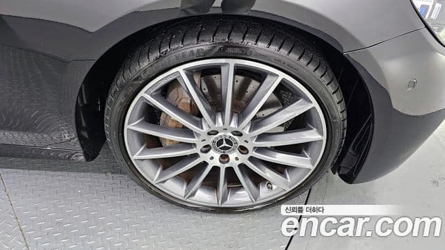 Mercedes-Benz E-Class 2021 — Фото 5/20