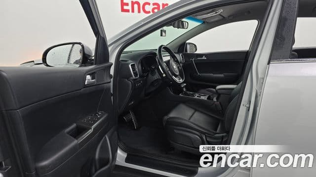 Kia Sportage The Bold 2020 — ფოტო 8/20