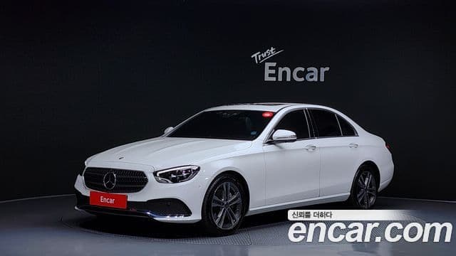 Mercedes-Benz E-Class 2023 — ფოტო 1/20