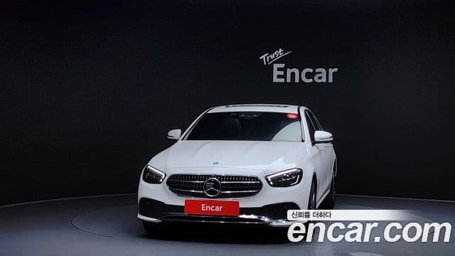 Mercedes-Benz E-Class 2023 — ფოტო 3/20