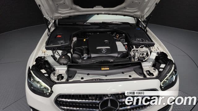 Mercedes-Benz E-Class 2023 — ფოტო 6/20