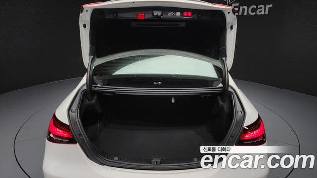 Mercedes-Benz E-Class 2023 — ფოტო 20/20
