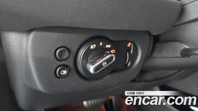 Mini Cooper S Clubman 2020 — ფოტო 14/20