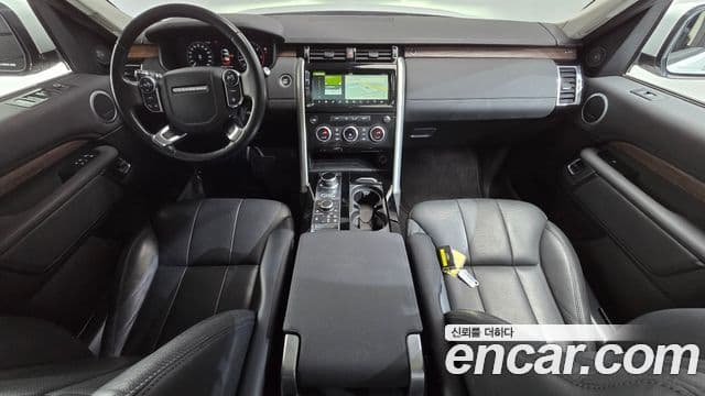 Land Rover Discovery 5 2018 — Şəkil 7/20
