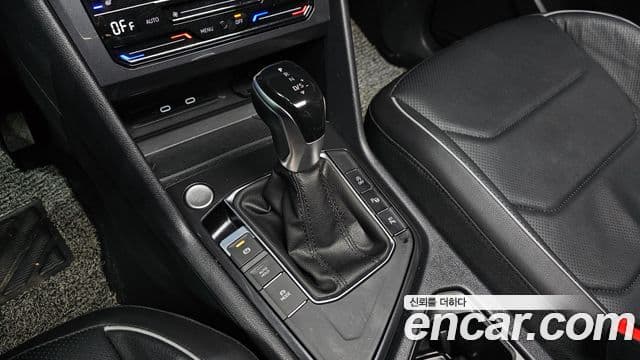 Volkswagen Tiguan Allspace 2023 — Photo 10/20