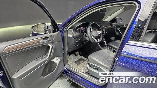 Volkswagen Tiguan Allspace 2023 — Photo 18/20