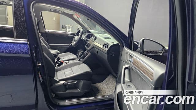 Volkswagen Tiguan Allspace 2023 — Photo 14/20