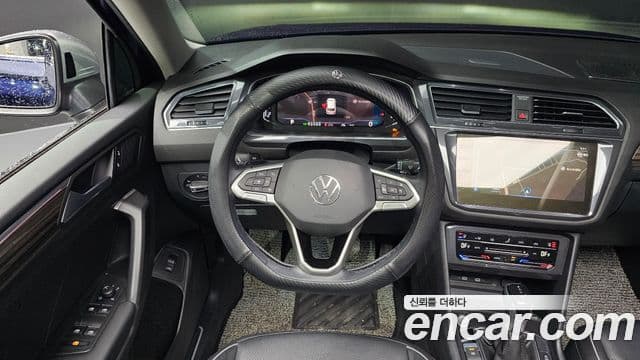 Volkswagen Tiguan Allspace 2023 — Photo 11/20