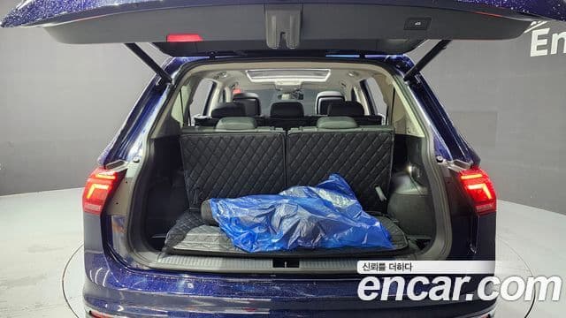 Volkswagen Tiguan Allspace 2023 — Photo 1/20