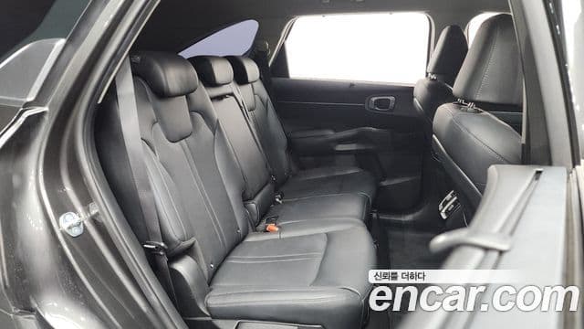 Kia Sorento 2023 — Şəkil 12/20
