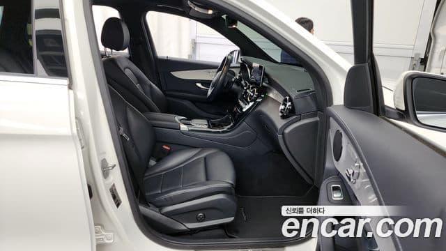 Mercedes-Benz GLC-Class 2021 — Photo 16/20