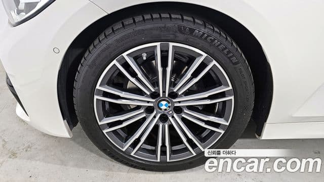BMW 3 Series 2021 — ფოტო 1/20