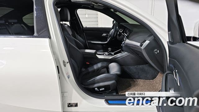 BMW 3 Series 2021 — ფოტო 14/20