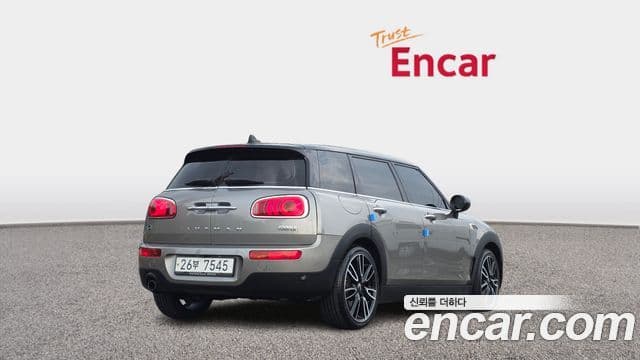 Mini Cooper Clubman 2018 — Фото 2/20