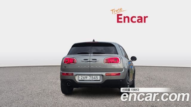 Mini Cooper Clubman 2018 — Фото 4/20
