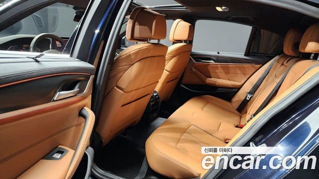 BMW 5 Series 2023 — Şəkil 19/20