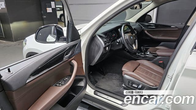 BMW X3 2018 — Şəkil 10/19