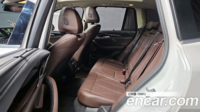 BMW X3 2018 — Şəkil 12/19