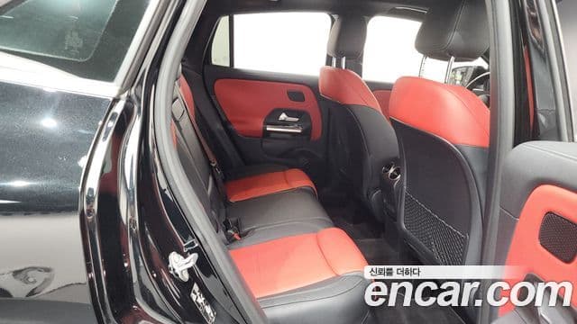 Mercedes-Benz GLA-Class 2023 — Photo 14/20