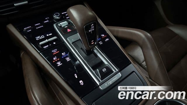 Porsche Cayenne 2020 — Şəkil 9/20