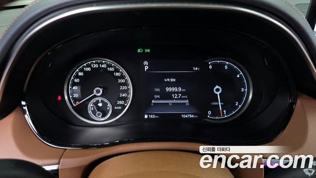 Genesis GV70 2021 — ფოტო 8/20