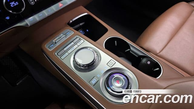 Genesis GV70 2021 — ფოტო 9/20