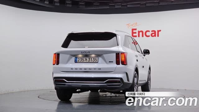Kia Sorento 2021 — Фото 4/20