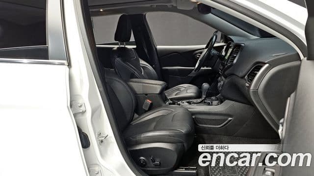 Jeep Cherokee 2021 — Şəkil 10/20
