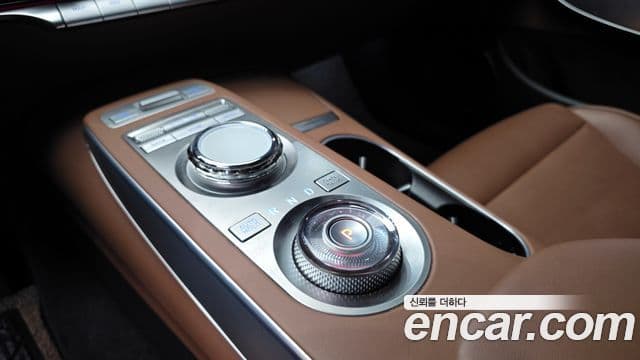 Genesis GV70 2022 — ფოტო 12/20