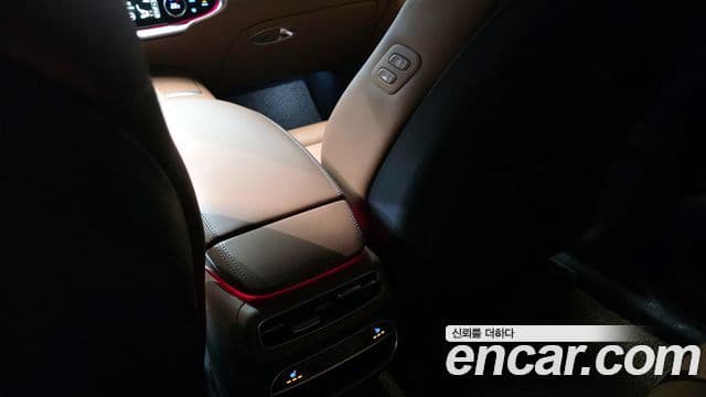 Genesis GV70 2022 — ფოტო 13/20