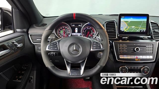 Mercedes-Benz GLE-Class 2019 — Şəkil 12/20